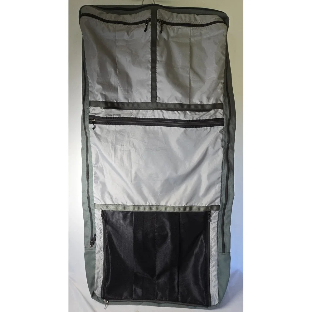 Patagonia Hanging Garment Trifold Travel Bag Green With Shoulder Strap